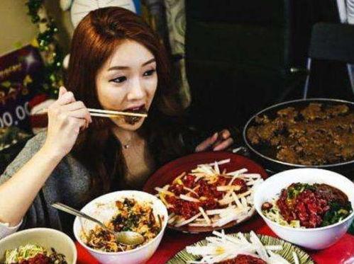 辽宁女子吃饭视频爆料,一餐饭暴露惊人真相 第3张 辽宁女子吃饭视频爆料,一餐饭暴露惊人真相 第3张